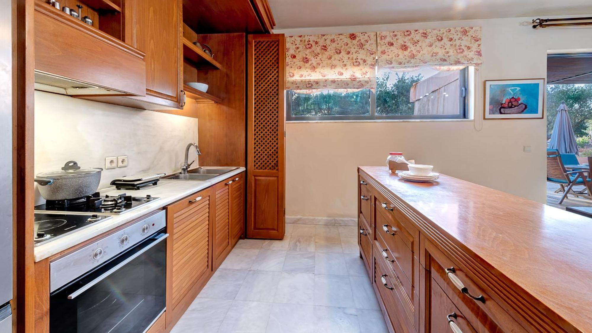 Lithos Serenity Apartment